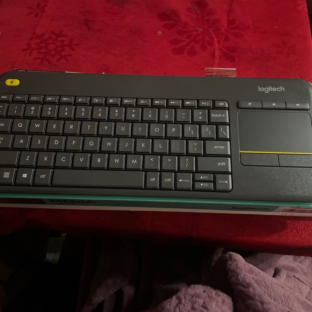 Logitech - K400 Plus TKL Wireless Membrane Keyboard for PC/TV/Laptop/Tablet